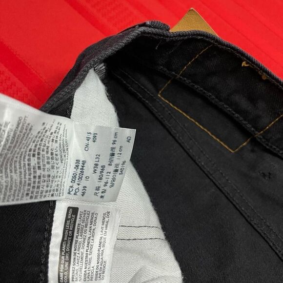 Levi’s VTG 90s Black Men’s Button Fly Straight Leg Denim Jeans Size 38 X 31 - Picture 8 of 13